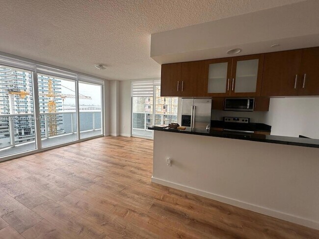 Foto del edificio - 601 NE 23rd St