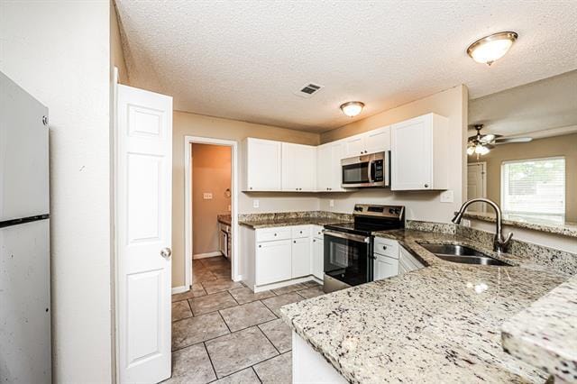 Building Photo - 1401 Del Rio Dr