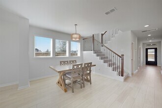 Building Photo - 13102 Verde Oaks Trl