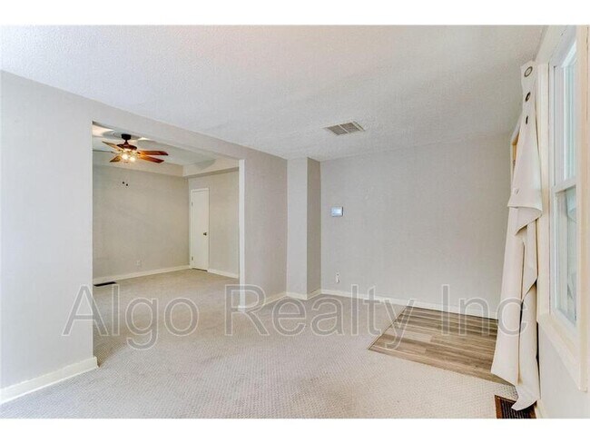 Building Photo - 1015 N 30th Ave