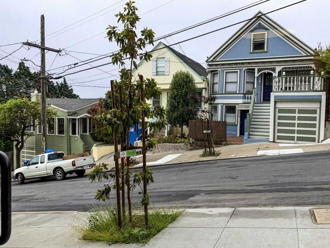Building Photo - 2 bedroom in San Francisco CA 94131