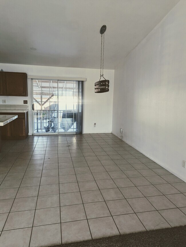 Foto del edificio - 14586 Manzanillo St