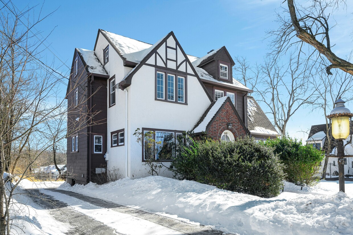 Photo - 142 N Passaic Ave (Chatham, NJ)