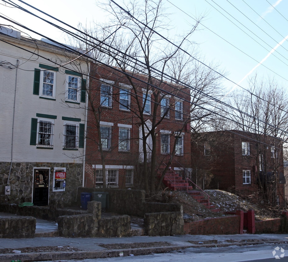 Building Photo - 413 Atlantic St SE