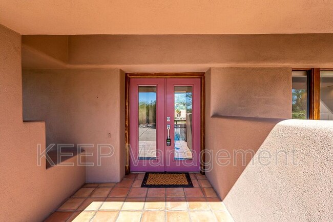 Building Photo - 3460 Placita de la Jolla del Sol