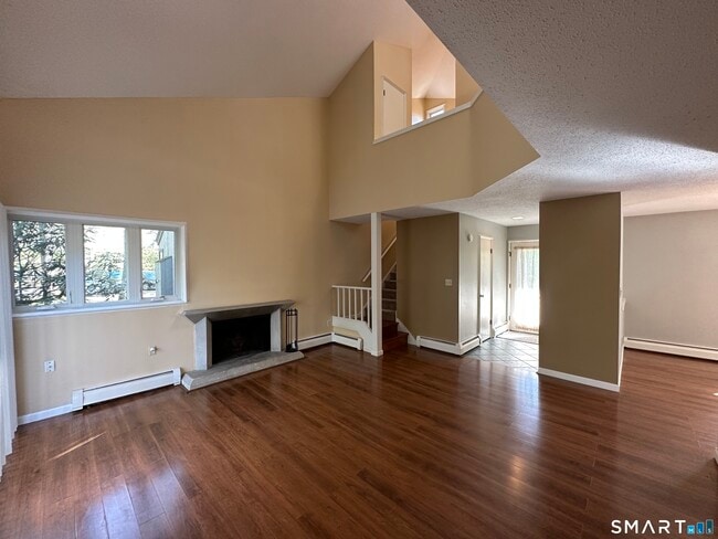 Building Photo - 7 Staunton Ct