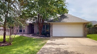 Building Photo - 2350 Kendal Green Cir