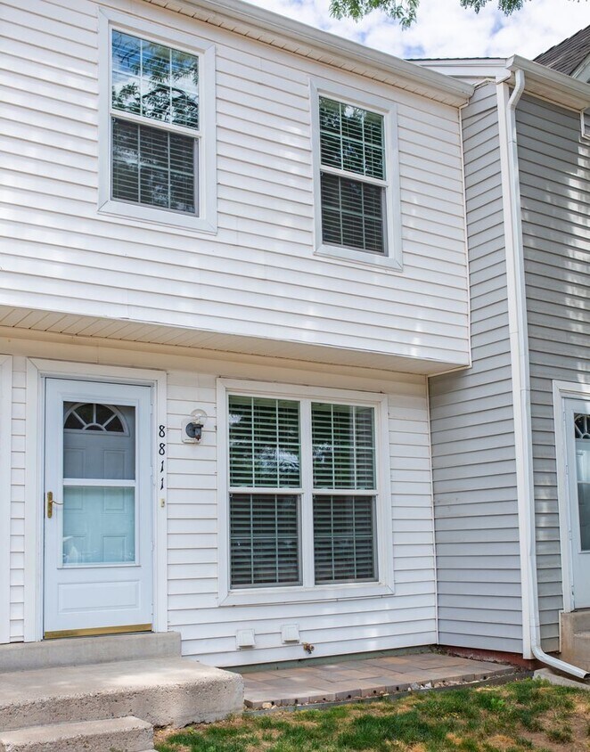 Foto principal - Nice 2 Bedroom Townhome in Lakewood