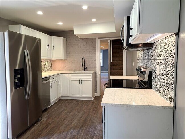 Kitchen - 505 S Main St