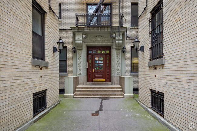 Entrance - 414 W 121st St