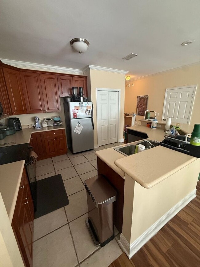 Foto del edificio - Modern & Spacious 3BR/2.5BA Condo with Stunning Primary Suite