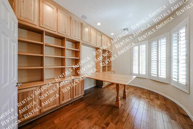 Building Photo - 2348 W River Rock Ct