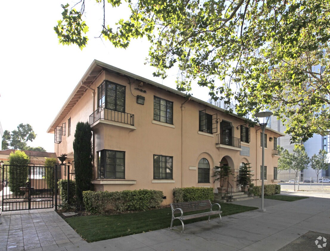 Building Photo - 54 N 5th St