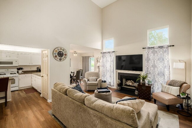 Foto del edificio - 3362 Eastwoodlands Trail