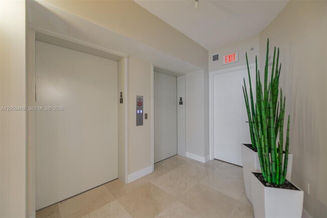 Building Photo - 3101 S Ocean Dr