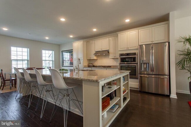 Foto del edificio - 121 Locks Farm Ln