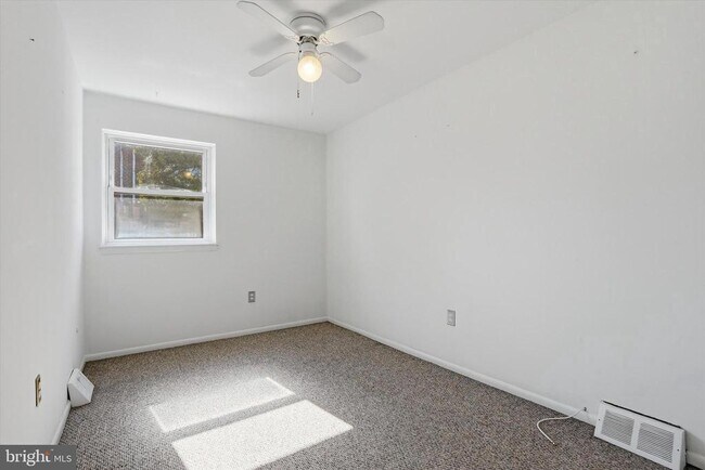 Foto del edificio - 4210 Lyman Dr
