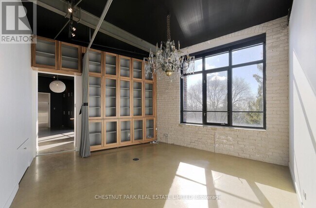 Photo du bâtiment - 1 Columbus Ave