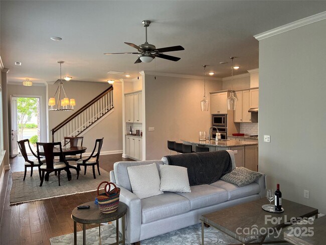 Foto del edificio - 9735 Briarwick Ln