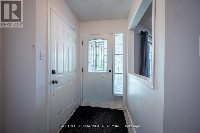 Building Photo - 120 Widgeon St