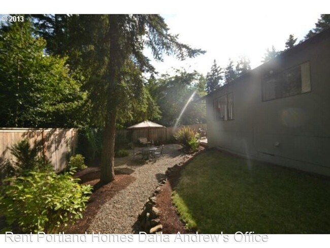 Building Photo - 4 br, 3 bath House - 4730 NW Neskowin Avenue
