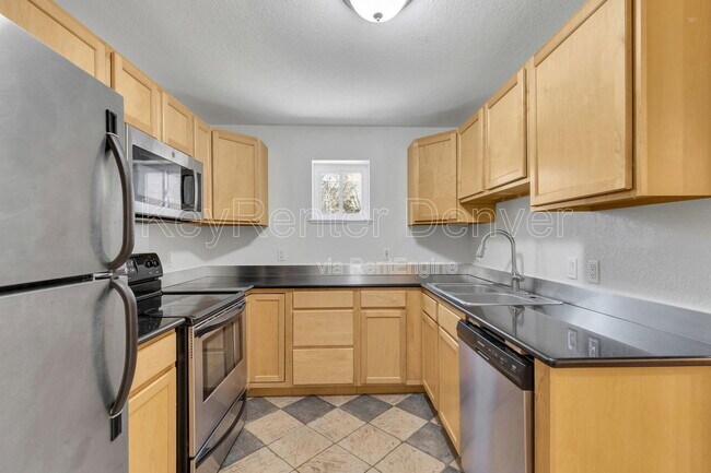 Foto del edificio - 1045 N Clarkson St