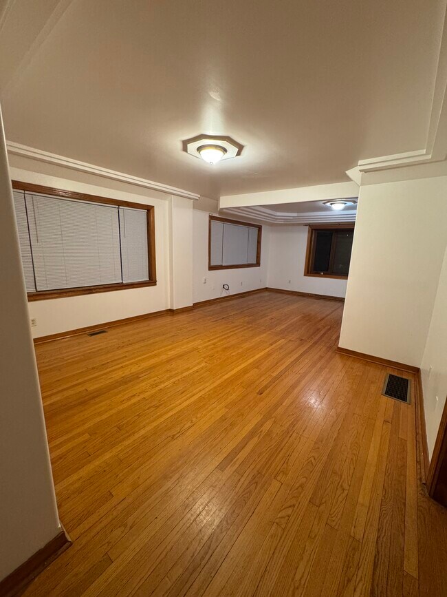 Living room - 104 W Main St