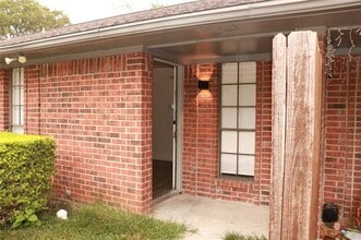 Building Photo - 312 Hickerson St