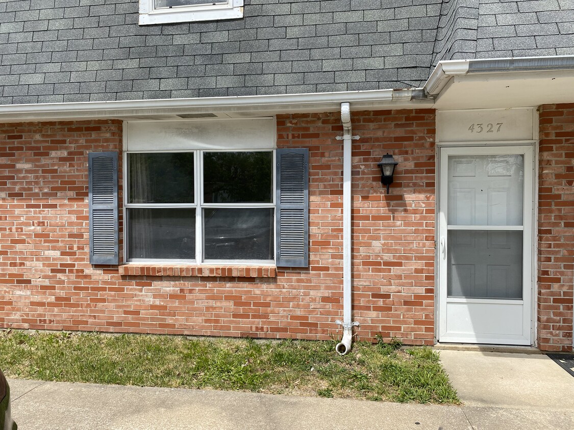 Foto principal - 4327 Ludwick Blvd