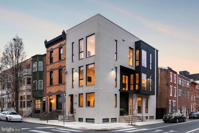 Building Photo - 625 S 17th St