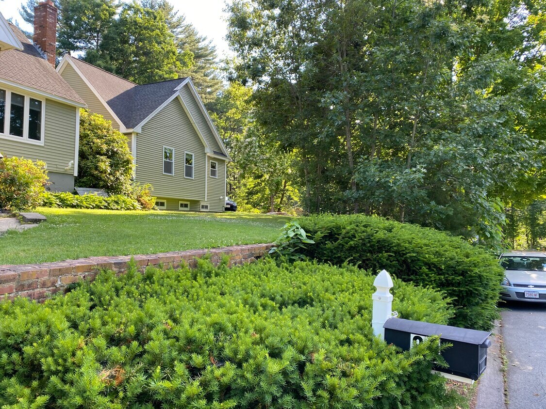 Primary Photo - 80 Emily Rd