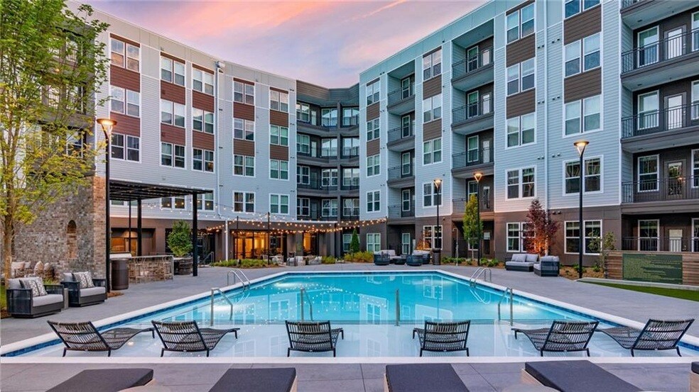 Foto principal - 3100 Commerce Ave NW