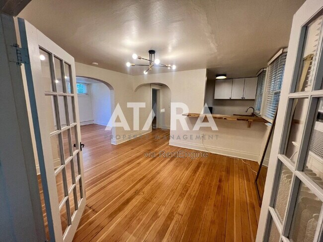 Foto del edificio - 465 E 6th Ave