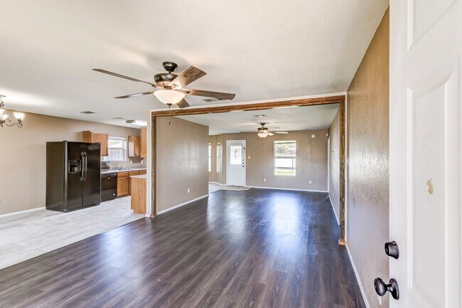 Building Photo - 4501 Jake Spoon Dr