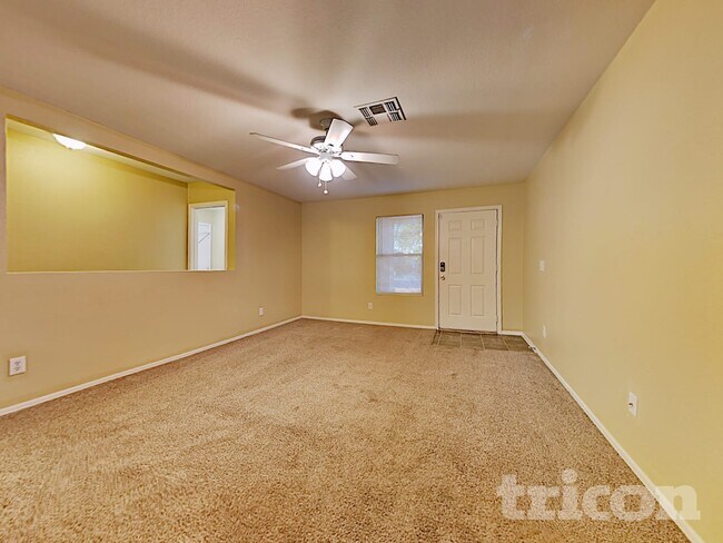 Foto del edificio - 11514 W Wethersfield Rd