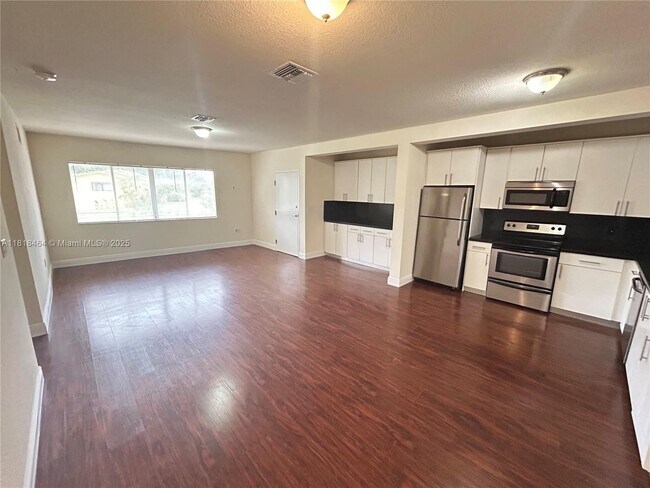 Foto del edificio - 2931 Sheridan Ave