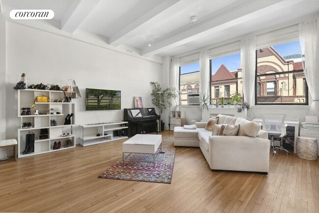 Building Photo - 54 W 74th St