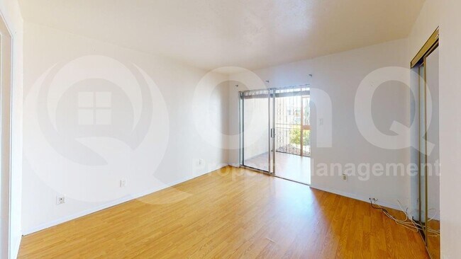 Foto del edificio - 1600 N Wilmot Rd