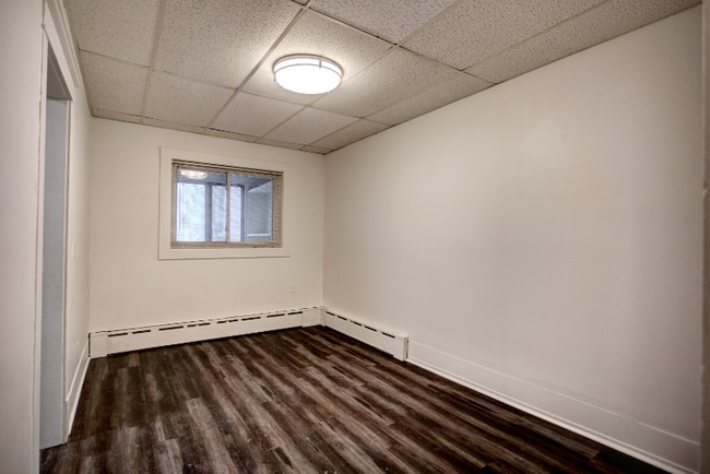 Building Photo - 222 E Aurora St