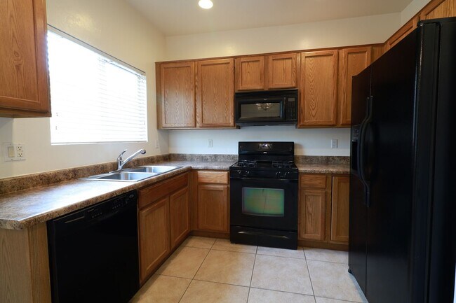 Building Photo - Great Location! 3Bed 2Bath House