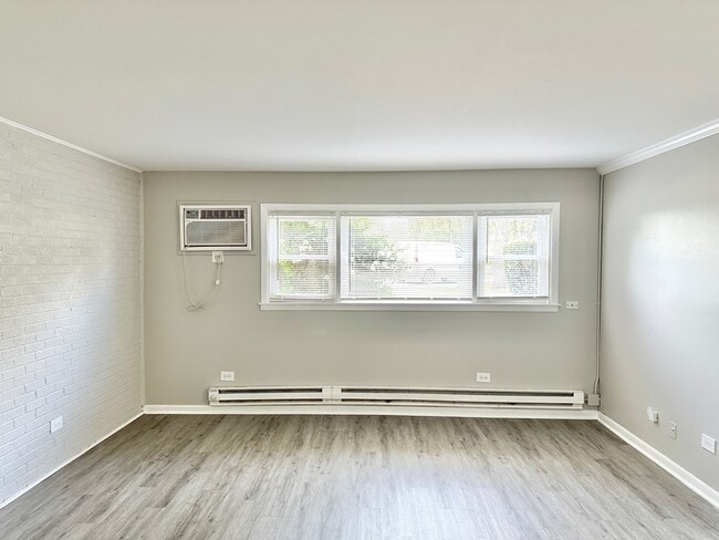 Building Photo - 9709 W Lorraine Dr