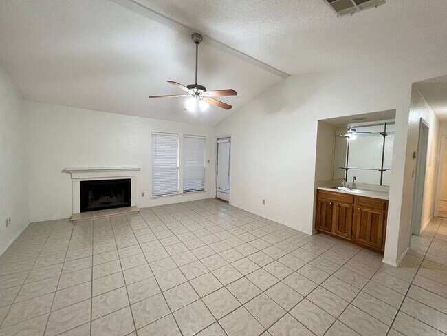 Building Photo - 1202 Thorpe Lane