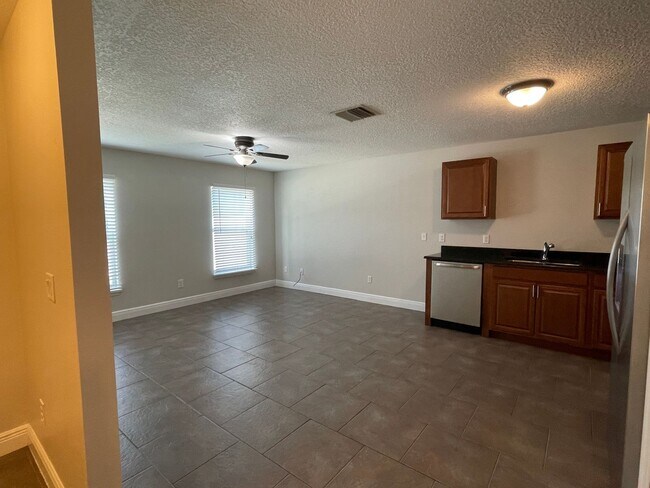 Building Photo - 528 Citrus Ave