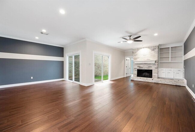 Foto del edificio - 2470 Country Club Dr
