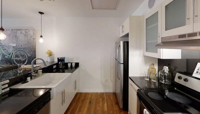 Foto del edificio - 907 S. Broadway-402A