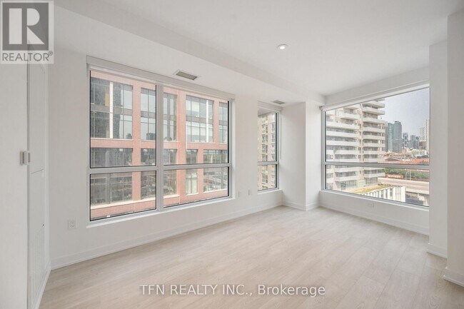 Building Photo - 15 Richardson St