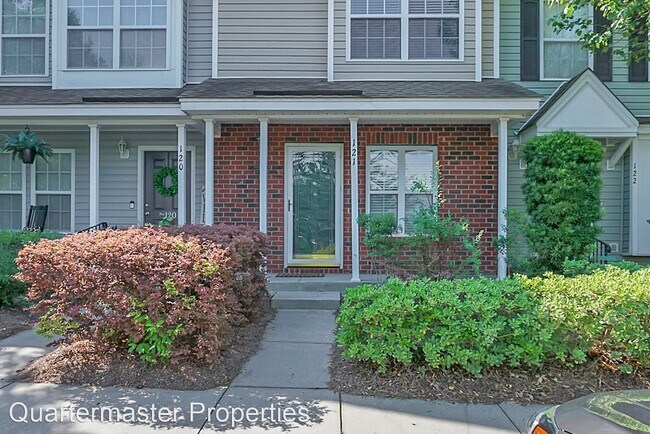 Foto del edificio - 2 br, 2.5 bath House - 121 Hornby Circle