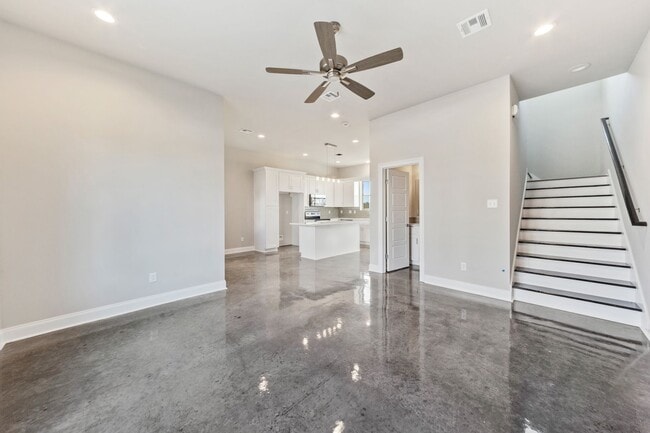 Building Photo - 111 Firethorn Dr