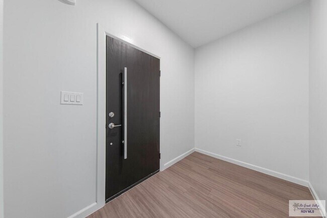 Foto del edificio - 165 Ruben Torres SR Blvd