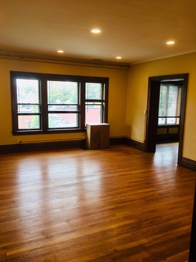 Foto del edificio - 923 Cherry St SE